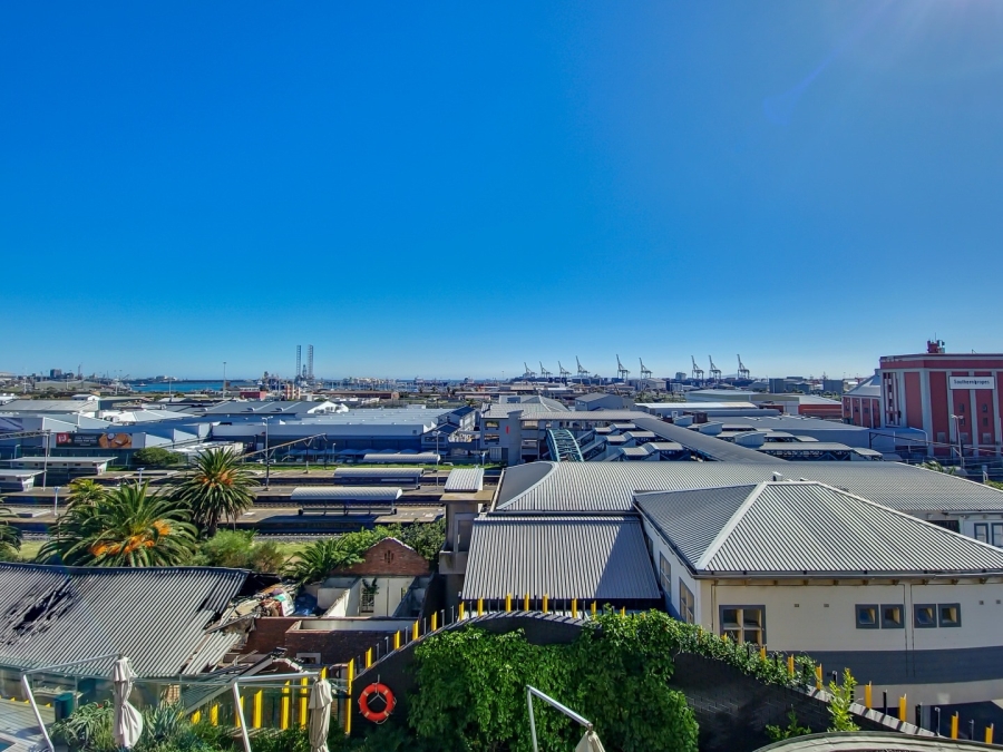 1 Bedroom Property for Sale in Woodstock Western Cape